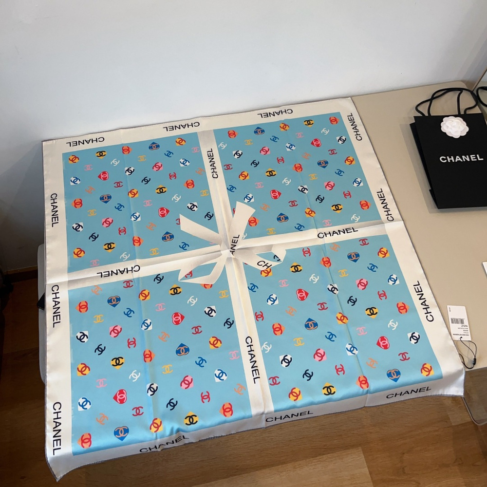 CHANEL 21P Hearts CC Silk Square Scarf 90×90cm